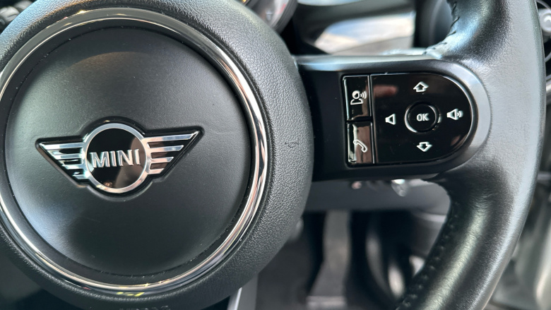 MINI Hatchback 1.5 Cooper Classic 5dr Petrol Hatchback